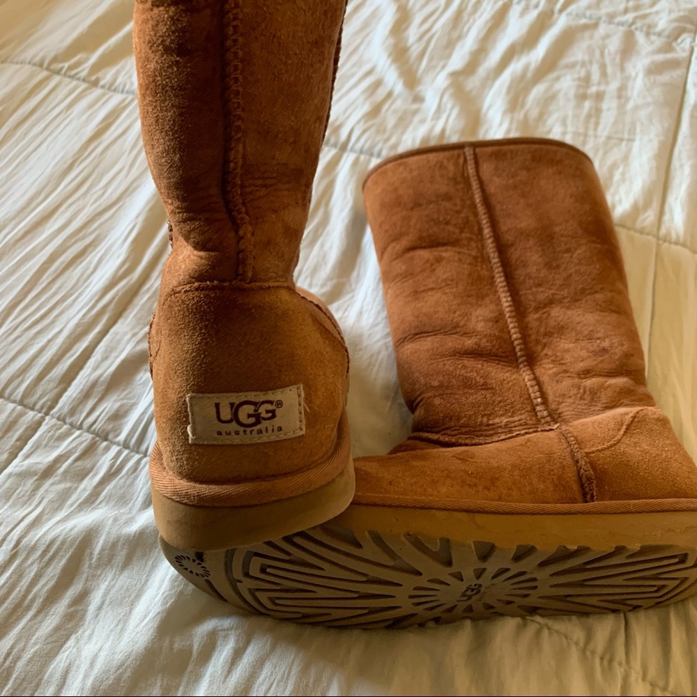 Size 9 UGG boots